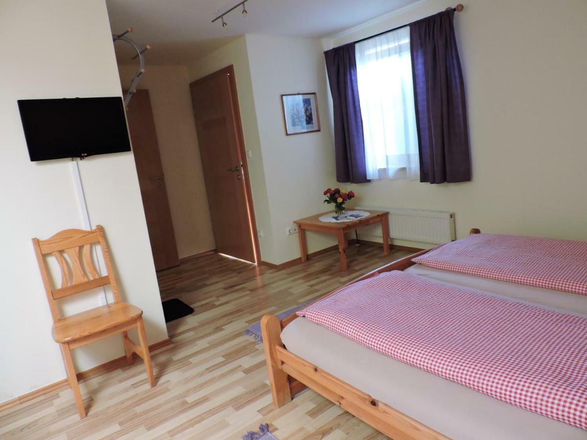 Gaestezimmer Klopfer Sankt Johann im Saggautal Esterno foto